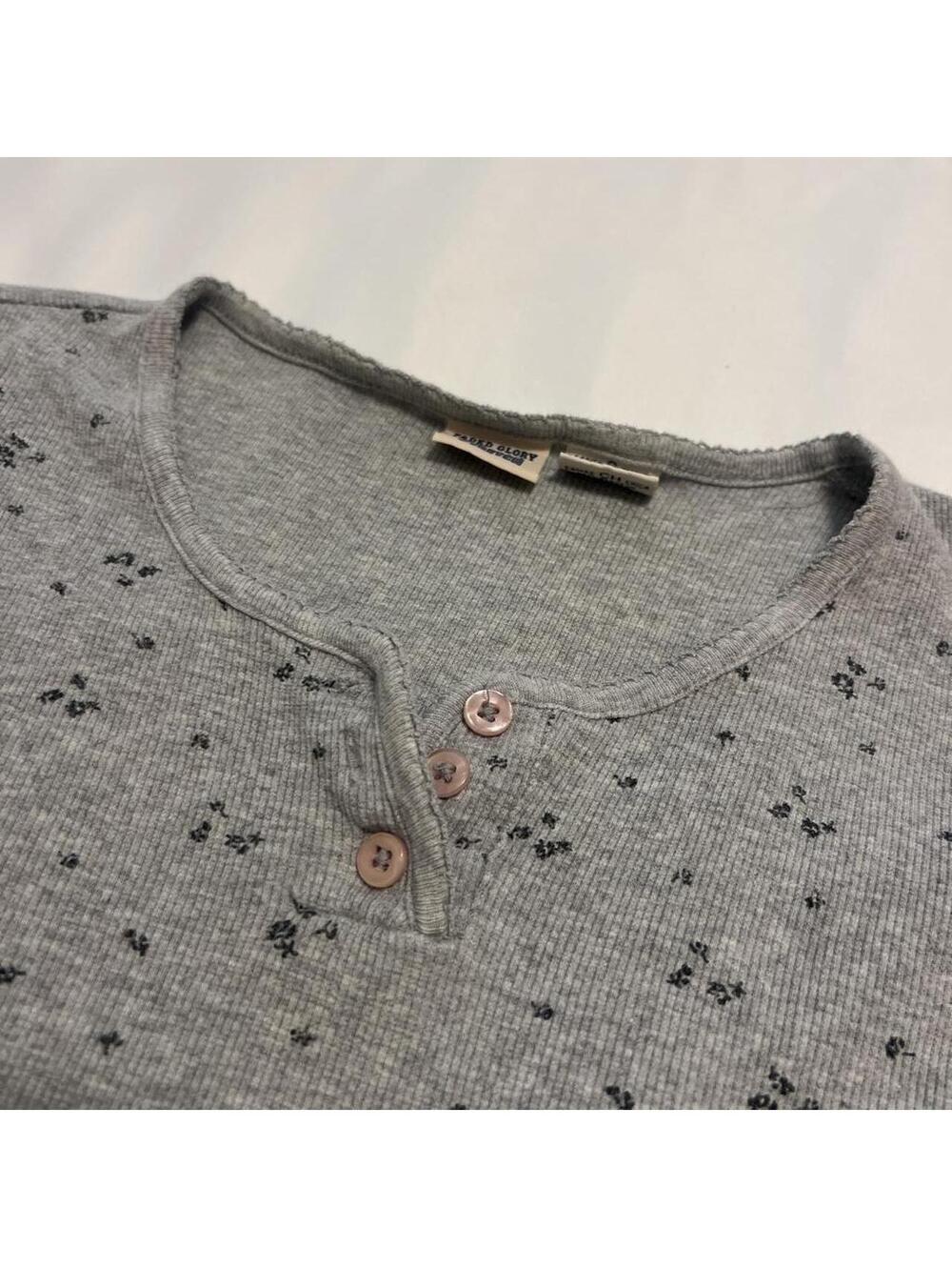 Faded Glory Women's Grey Shirt - Picture 3 of 4